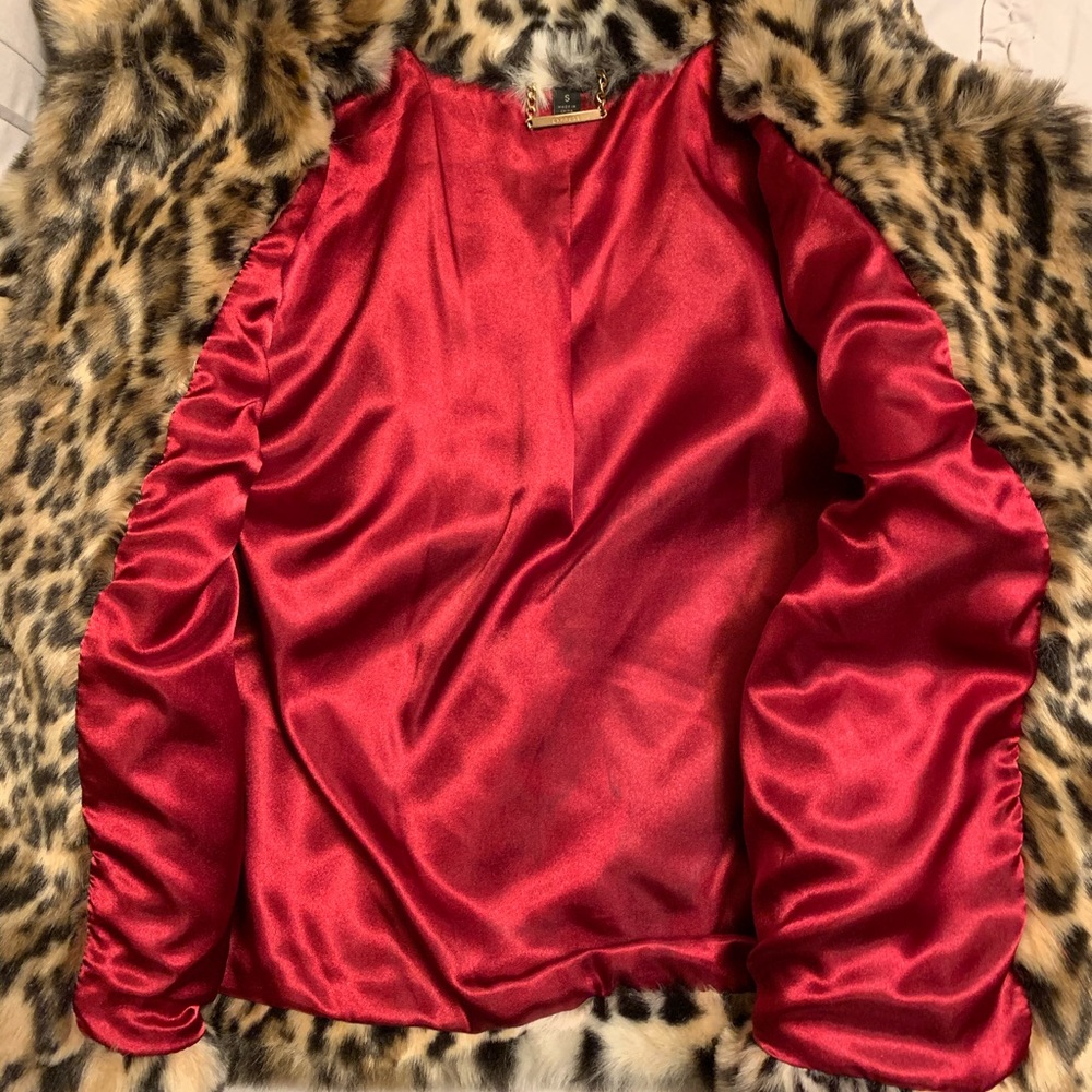 Faux fur coat - Picture 2 of 3